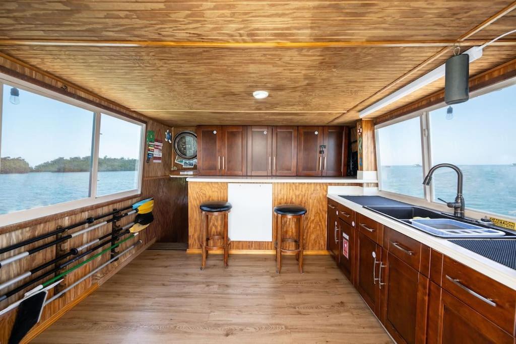 Готель Beautiful Houseboat In Кі-Вест Екстер'єр фото
